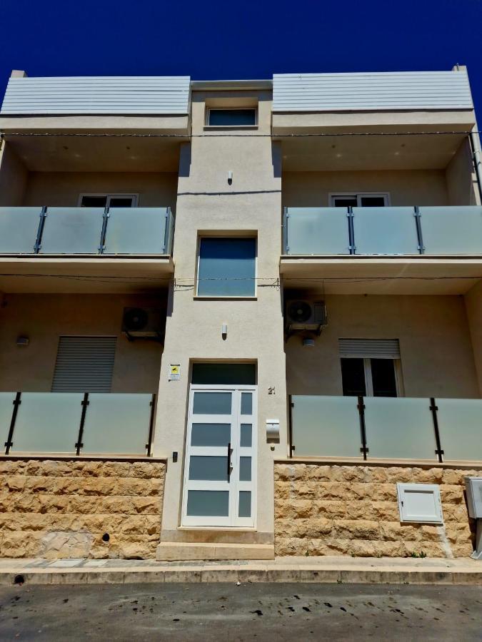 Beach Apartments Марина ди Рагуса Екстериор снимка